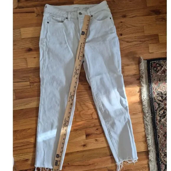 Old Navy O.G. Straight High-Waisted Secret Smooth White Jeans Size 6 Raw Hem - Picture 4 of 9